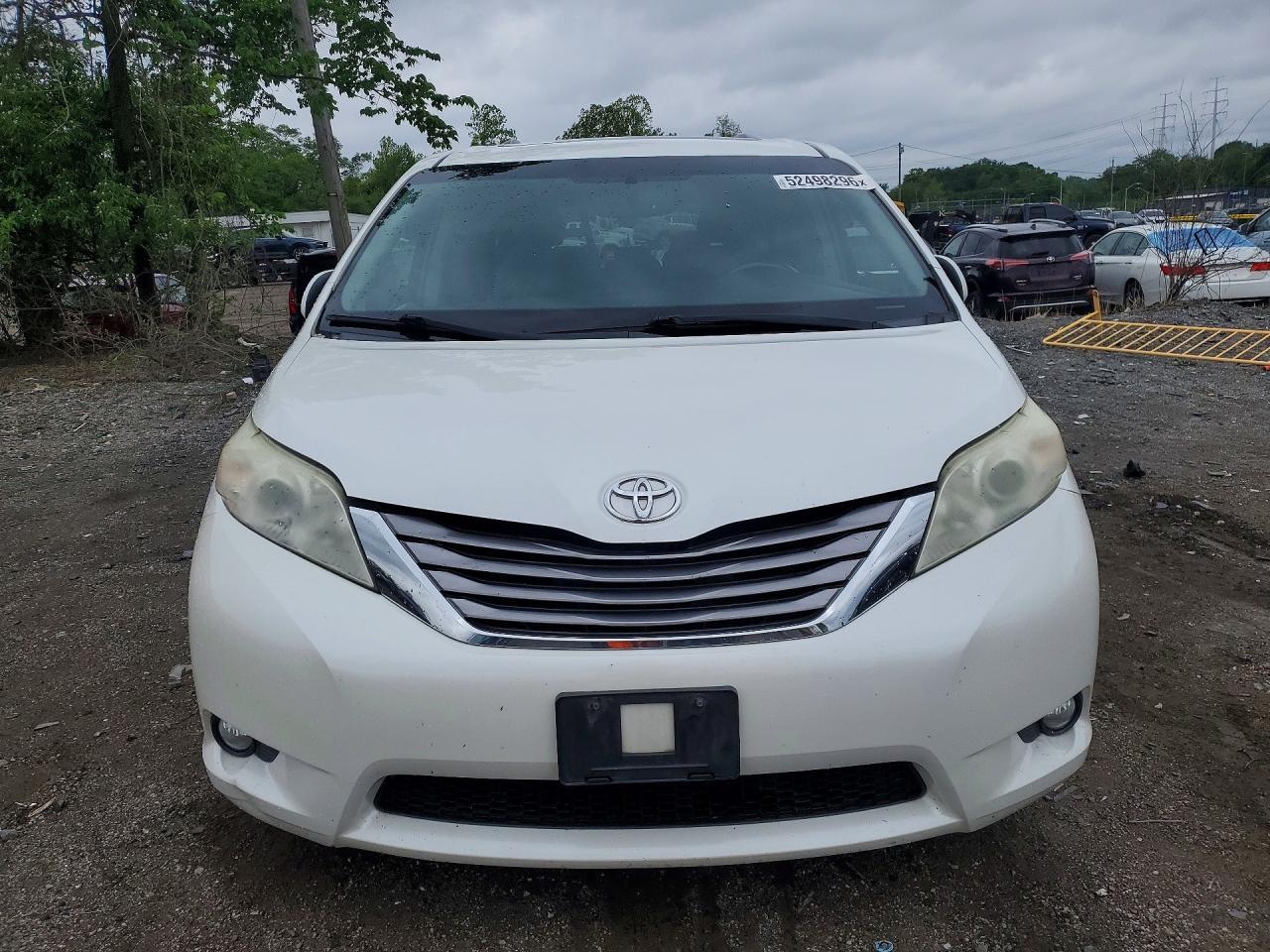 2016 Toyota Sienna Xle 8-Passenger - Фото 5