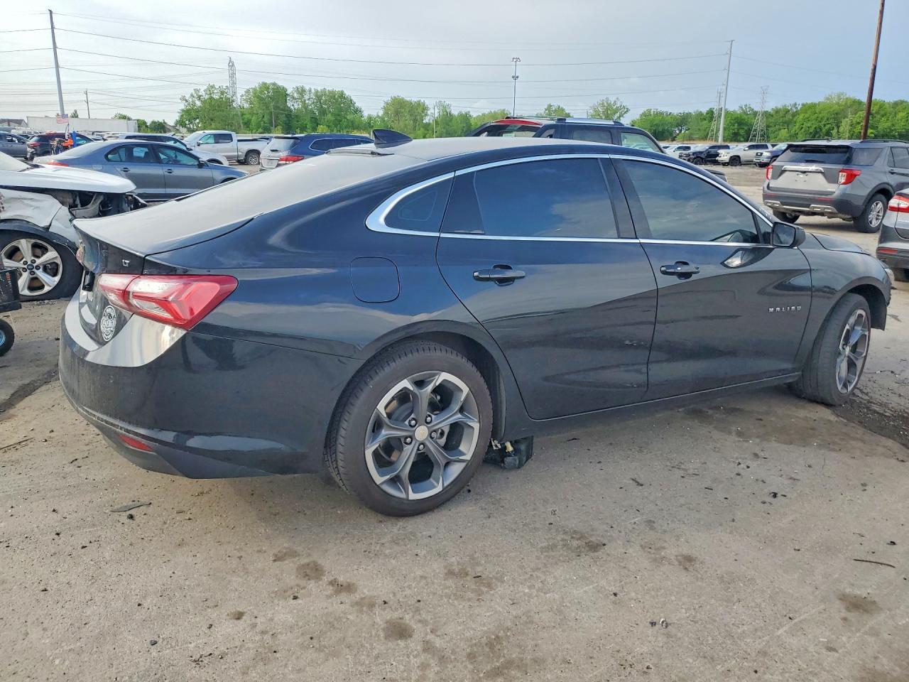 2022 Chevrolet Malibu Lt - Image 3