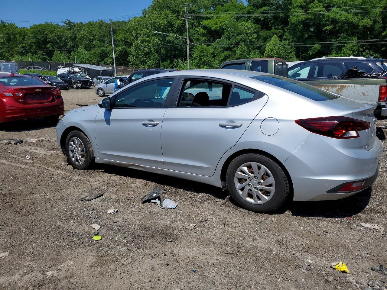 2019 Hyundai Elantra Se - Image 2