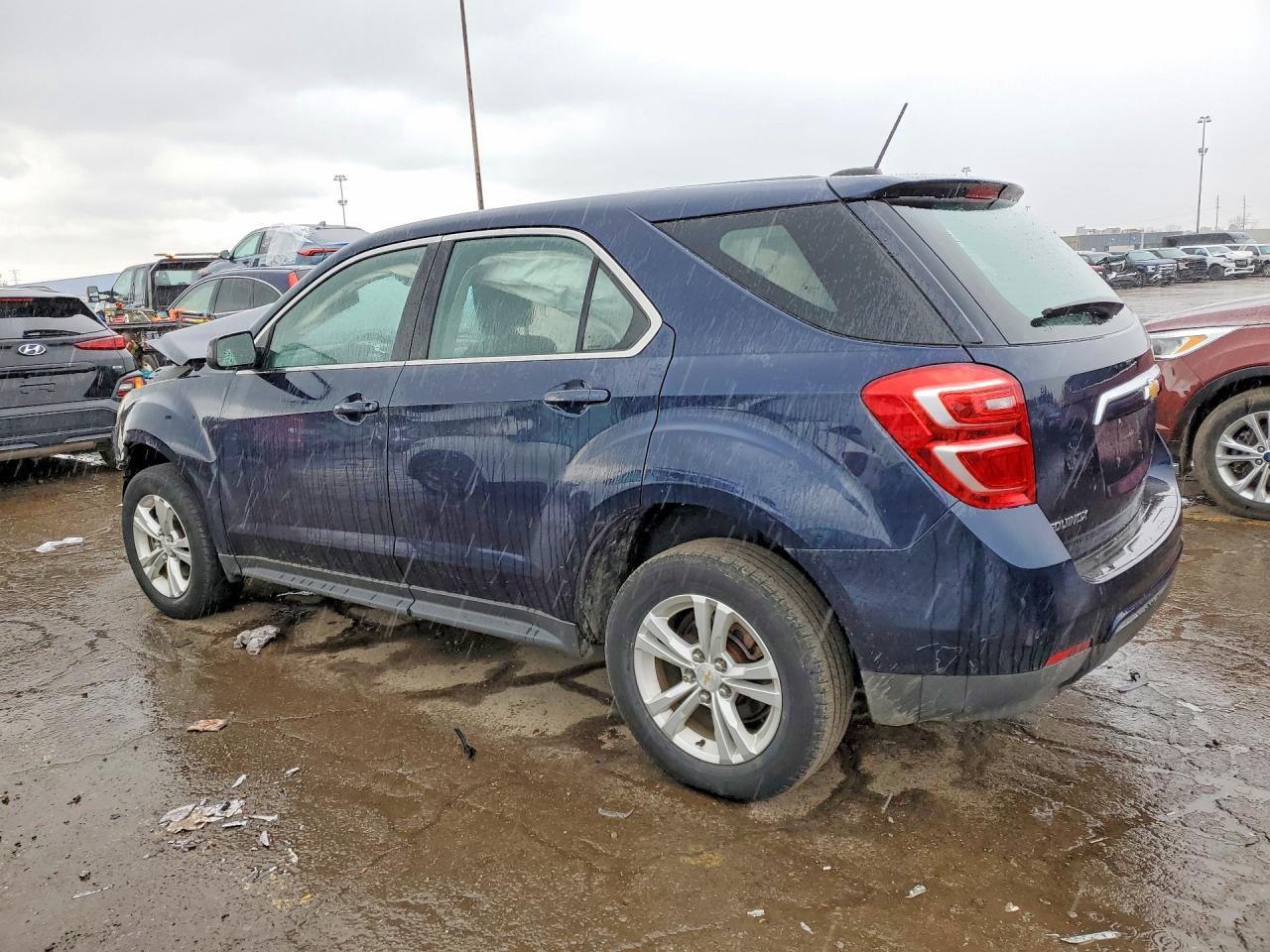 2017 Chevrolet Equinox Ls - Фото 2