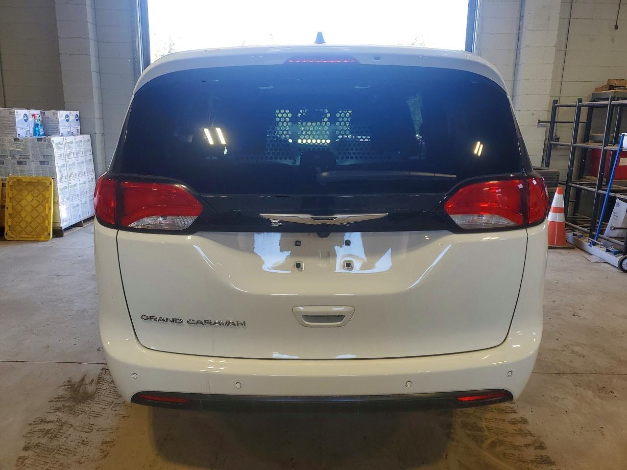 2025 Chrysler Grand Caravan Sxt - Image 6
