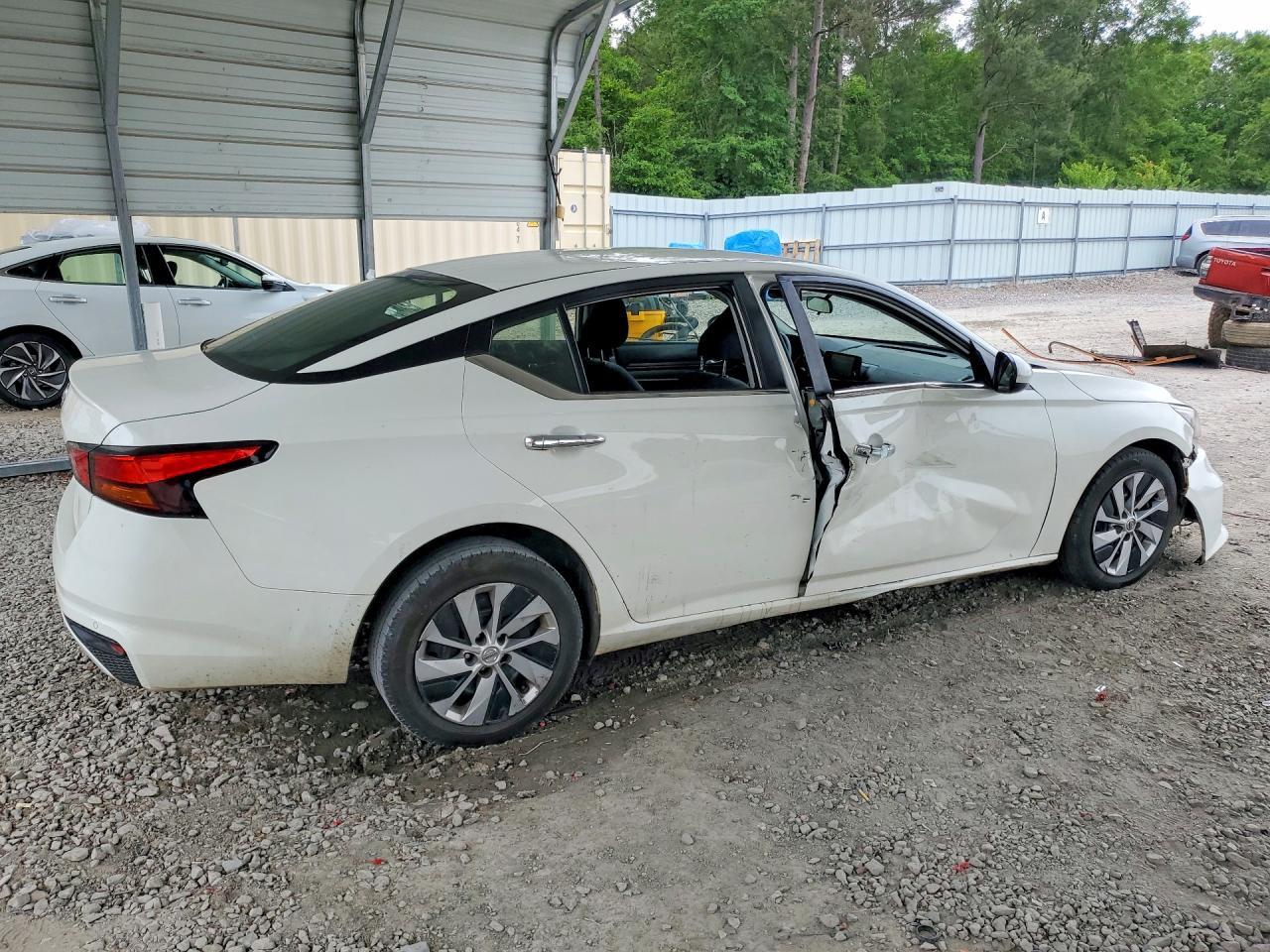 2021 Nissan Altima S - Фото 3