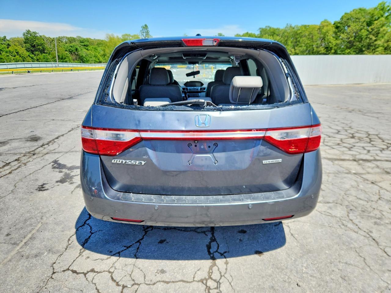 2012 Honda Odyssey Touring - Image 6