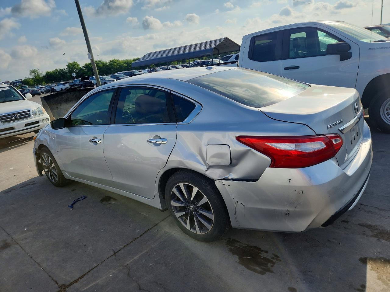 2017 Nissan Altima 2.5 Sv - Image 2