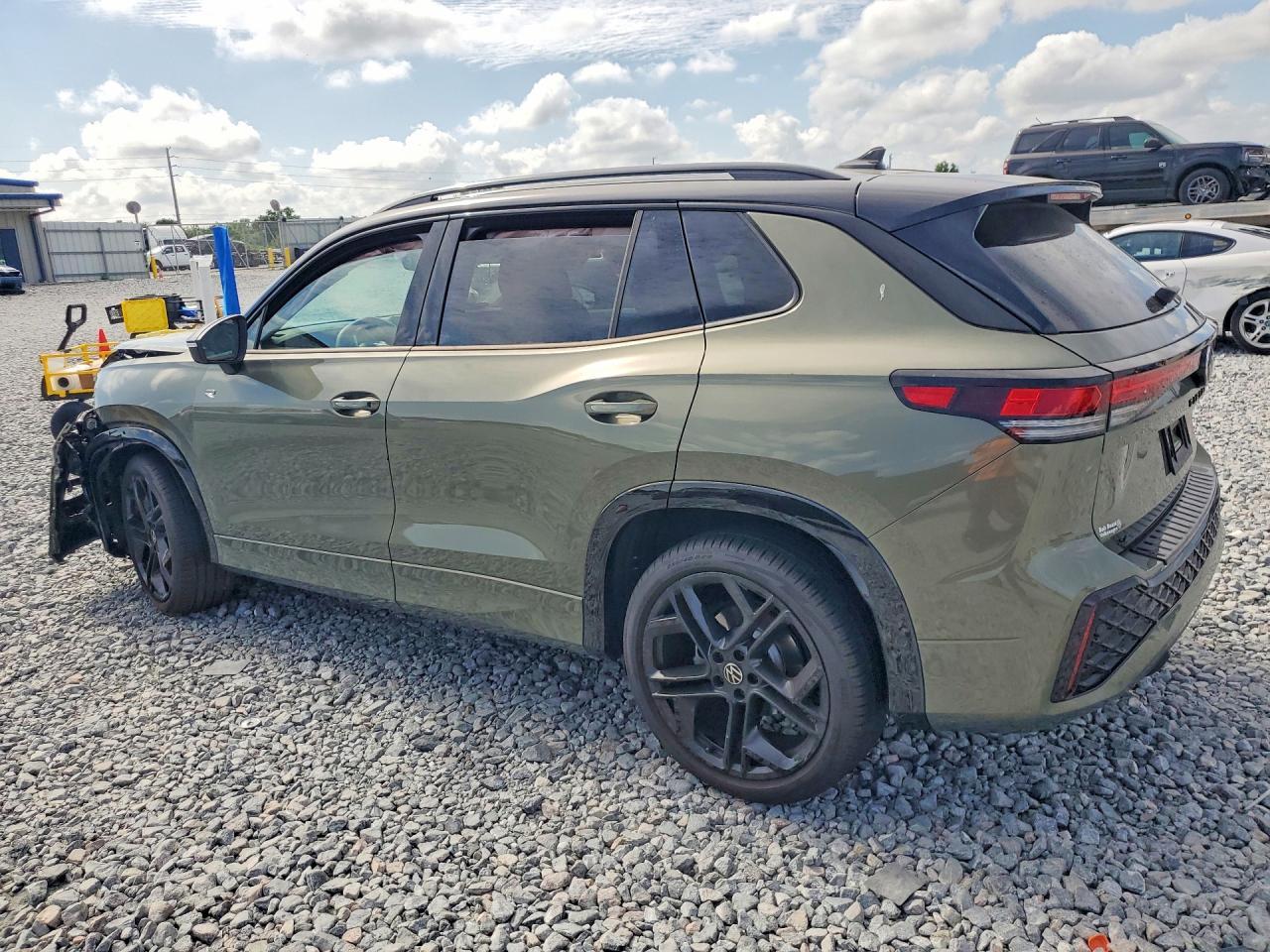 2026 Volkswagen Tiguan Se R-Line Black - Image 2