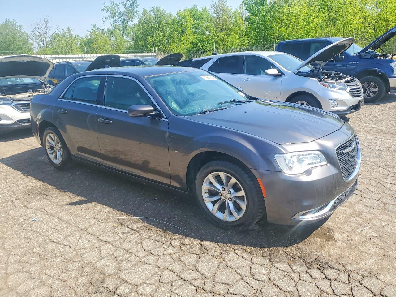 2015 Chrysler 300 Limited - Фото 4