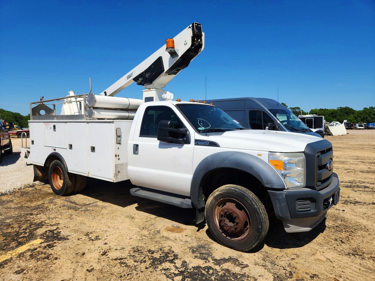 2014 Ford F450 Super Duty - Image 4