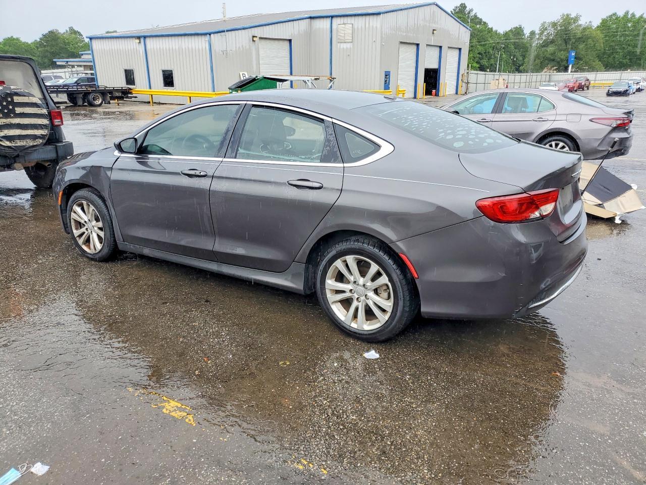 2016 Chrysler 200 Limited - Image 2