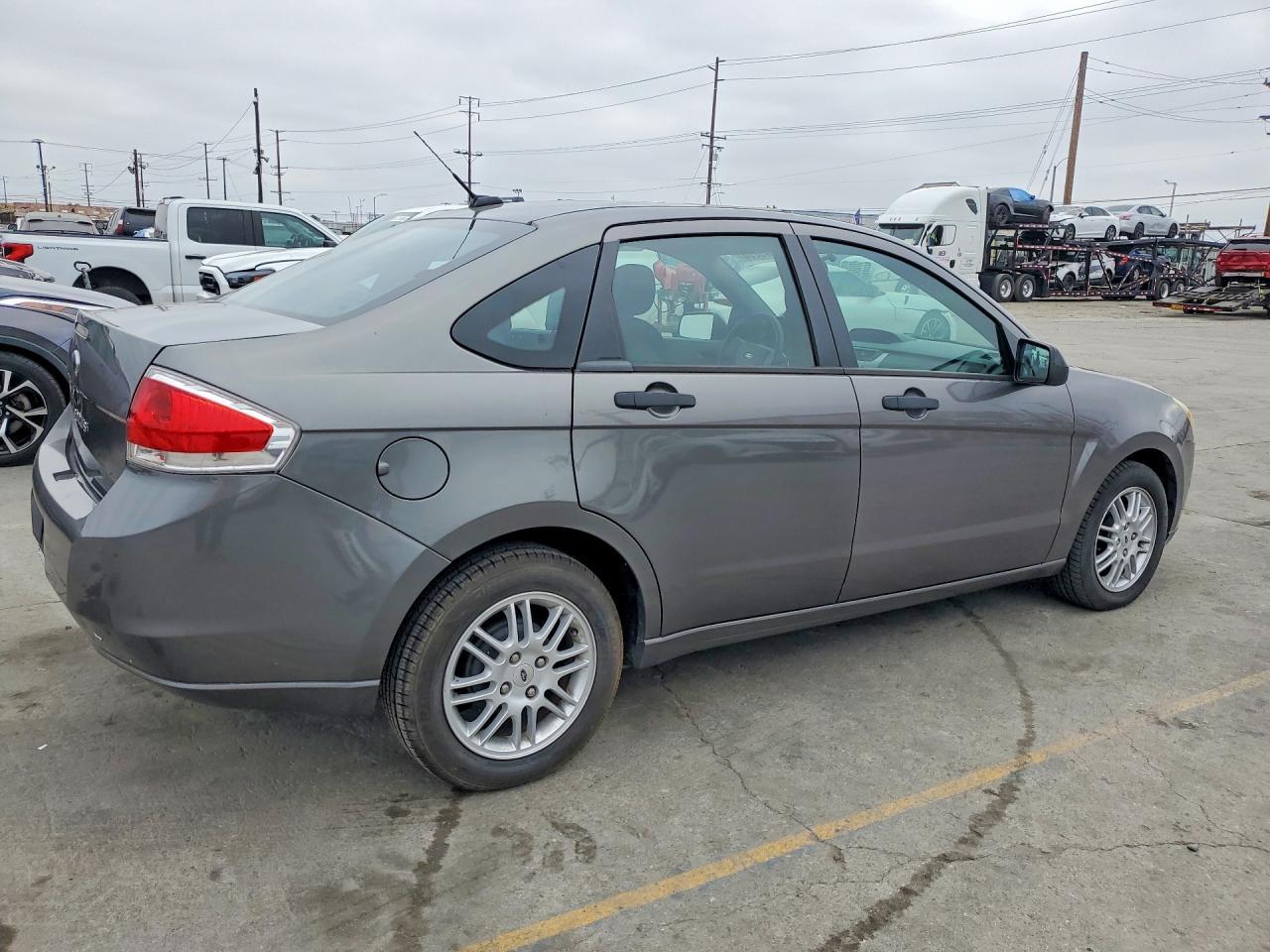 2010 Ford Focus Se - Фото 3