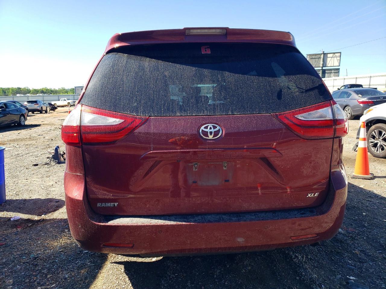 2019 Toyota Sienna Xle 8-Passenger - Image 6
