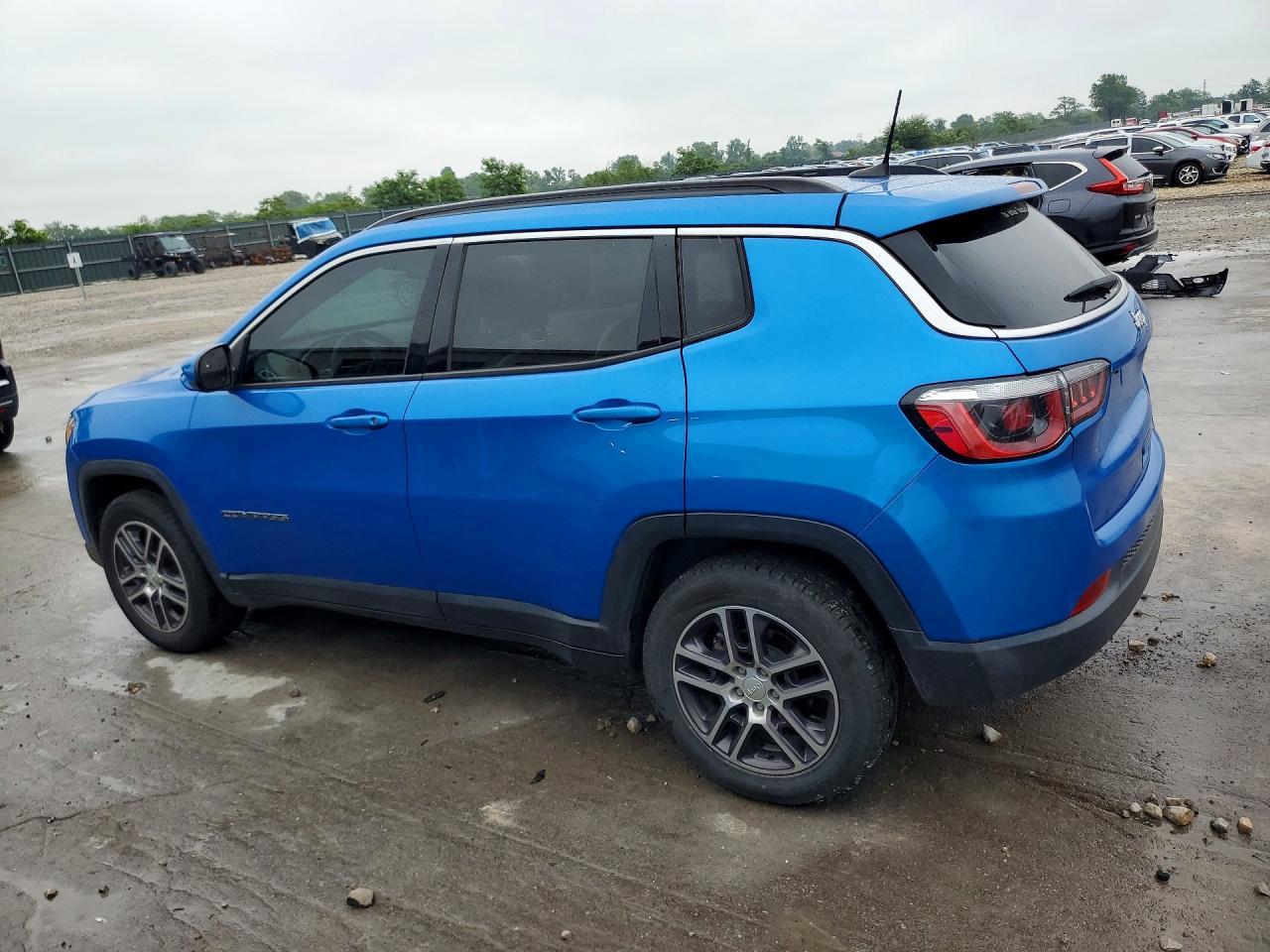 2018 Jeep Compass Latitude - Image 2