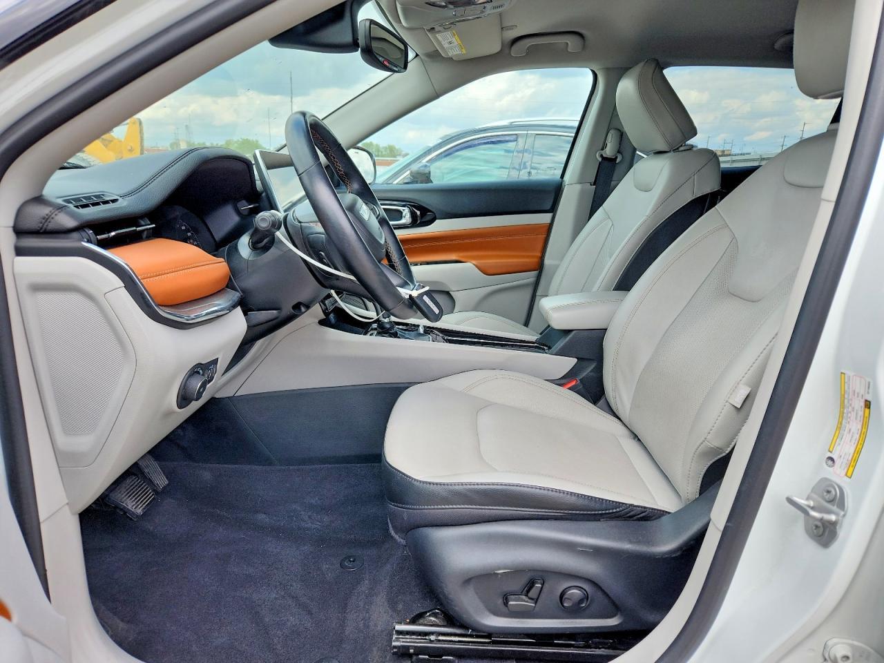 2022 Jeep Compass - Image 7