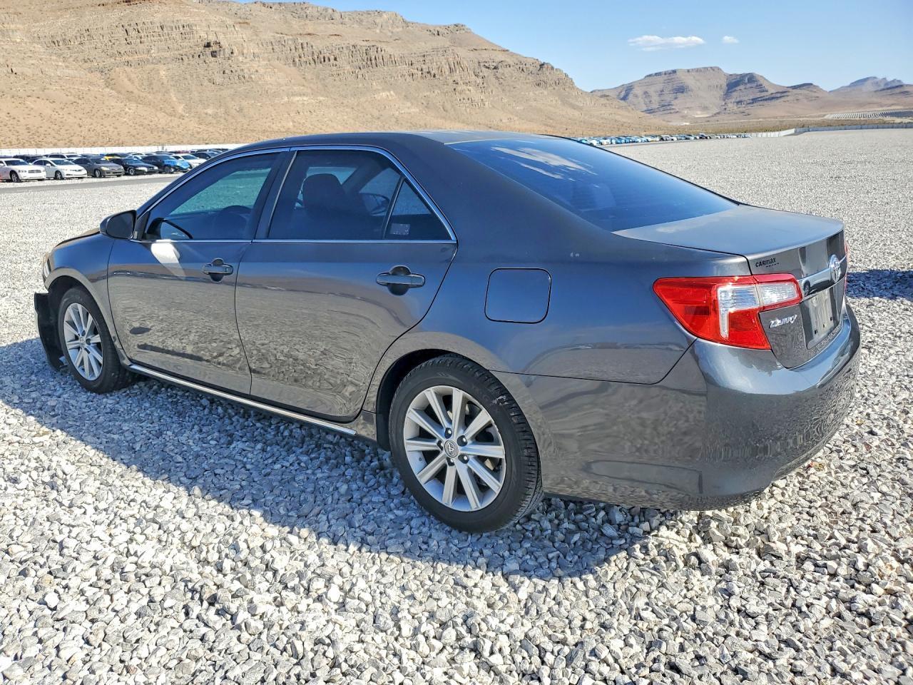 2012 Toyota Camry Xle - Фото 2