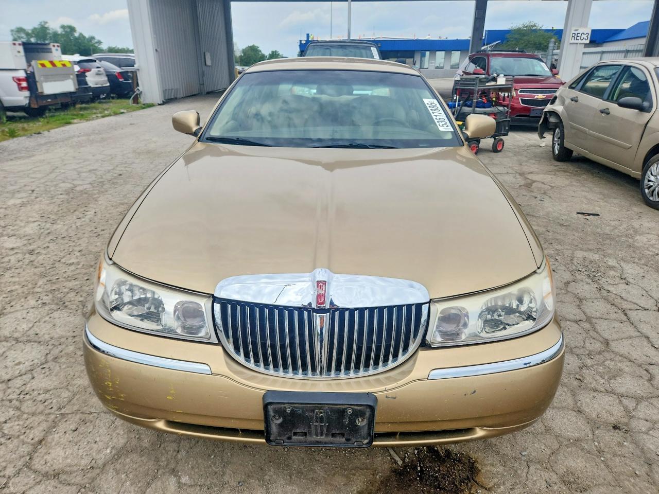 1998 Lincoln Town Car Executive - Image 5