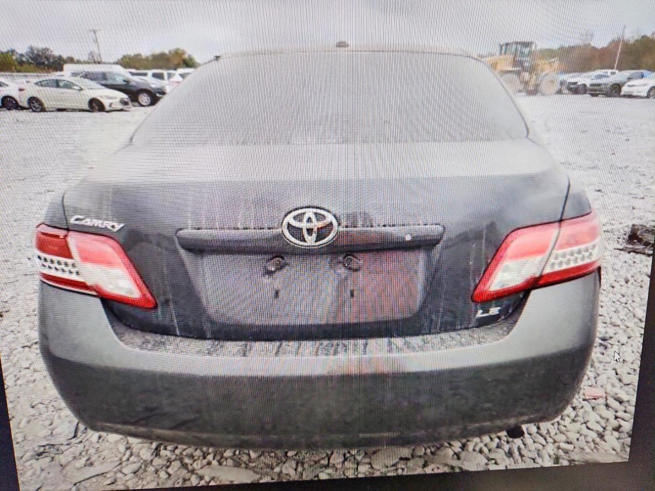 2011 Toyota Camry Le - Фото 6