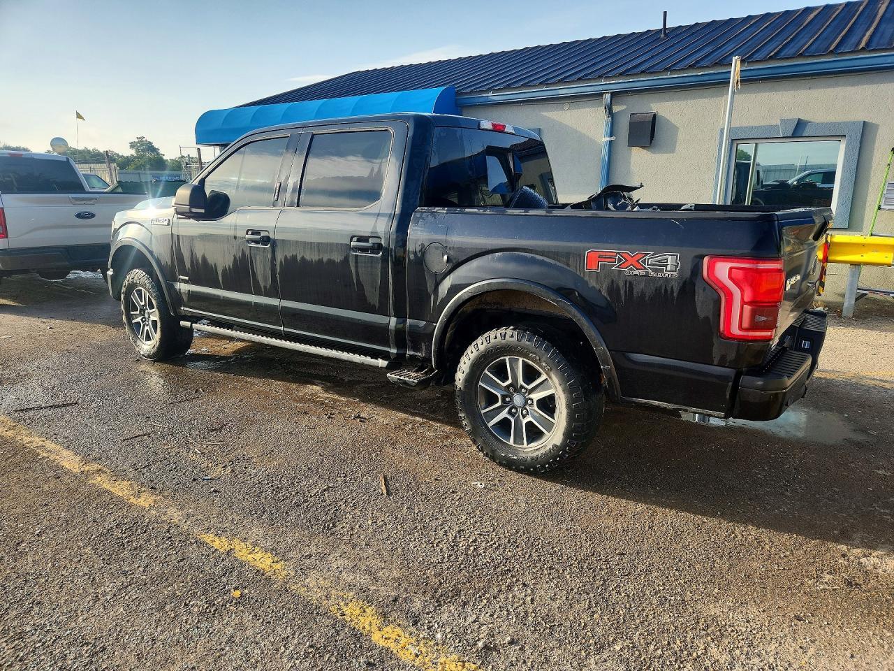 2015 Ford F150 Supercrew - Фото 2