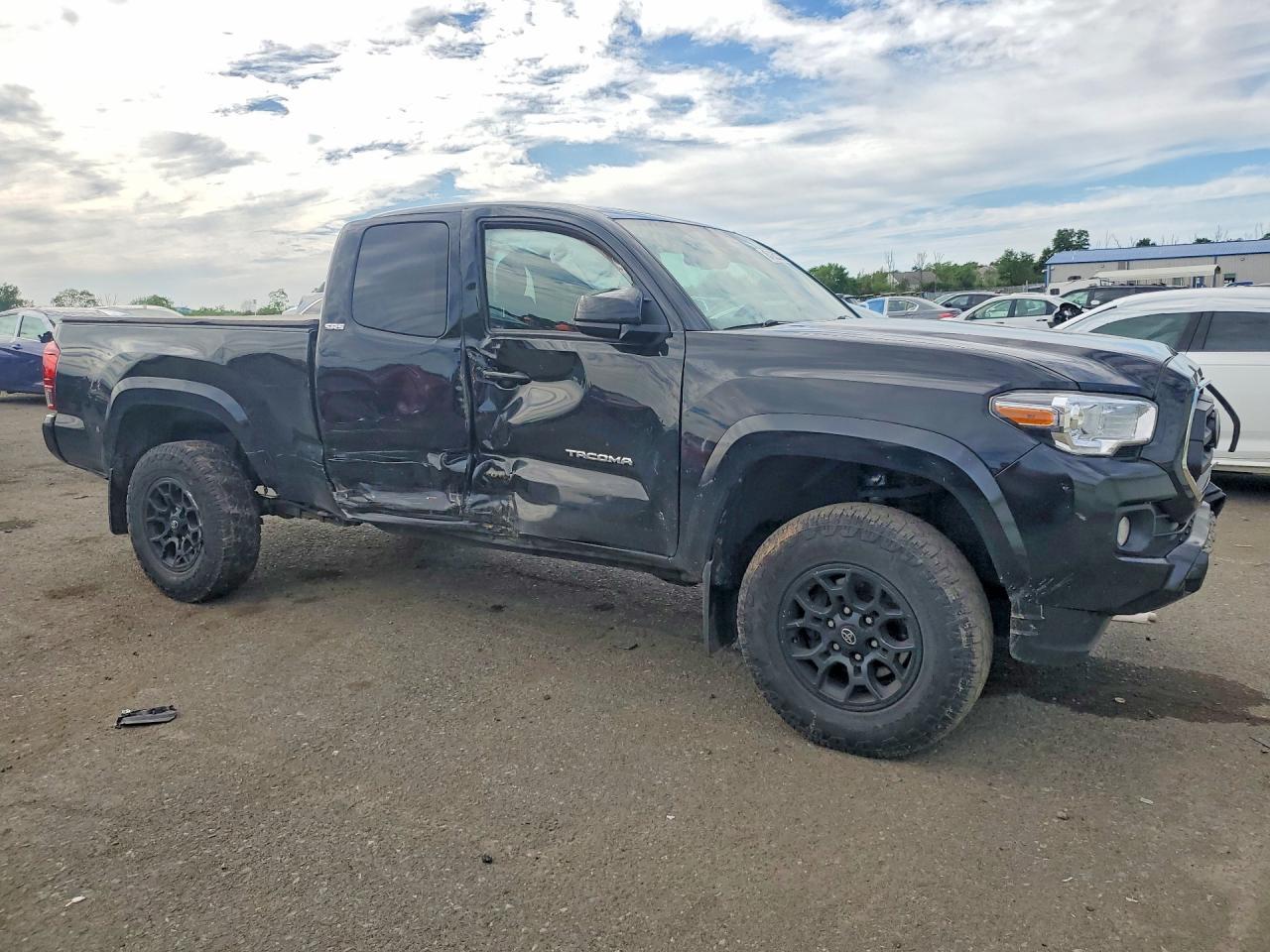 2022 Toyota Tacoma Sr5 V6 - Image 4