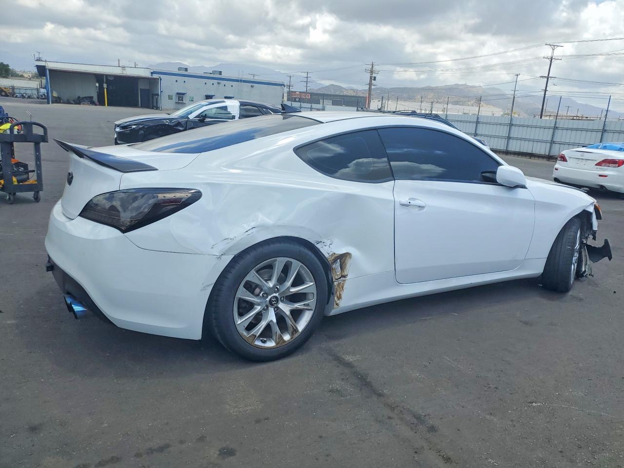 2014 Hyundai Genesis Coupe 2.0T - Image 3