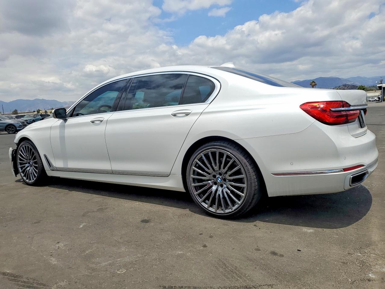 2019 BMW 740 I - Image 2