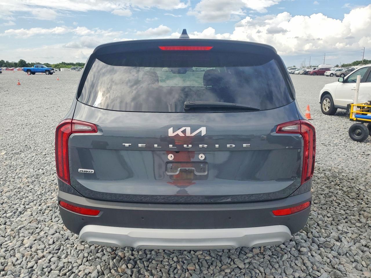 2022 Kia Telluride Lx - Image 6