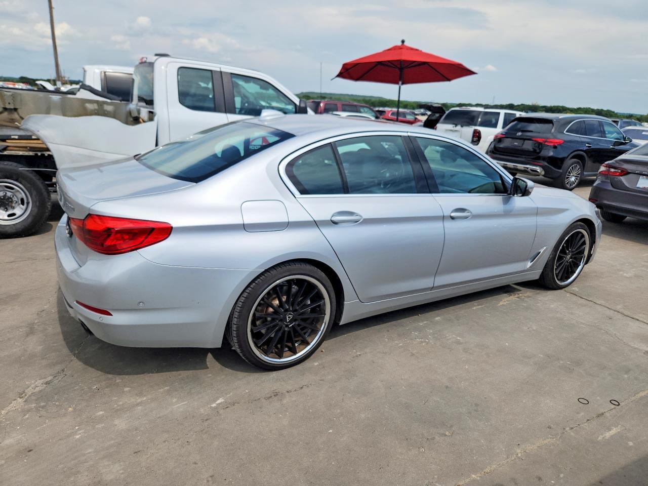 2019 BMW 530 I - Фото 3