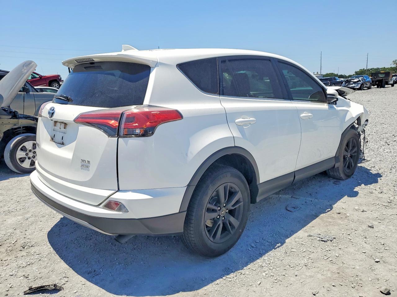 2018 Toyota Rav4 Xle - Фото 3