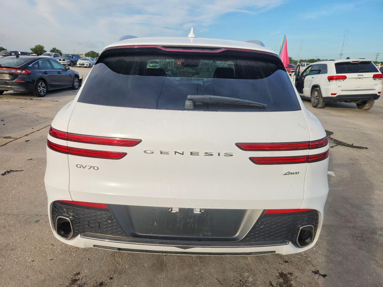 2023 Genesis Gv70 2.5T Standard - Image 6