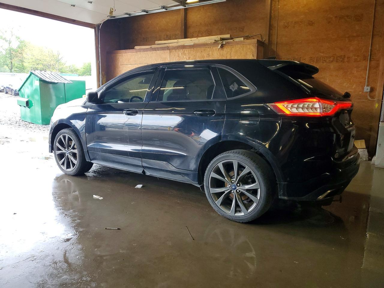 2016 Ford Edge Sport - Фото 2