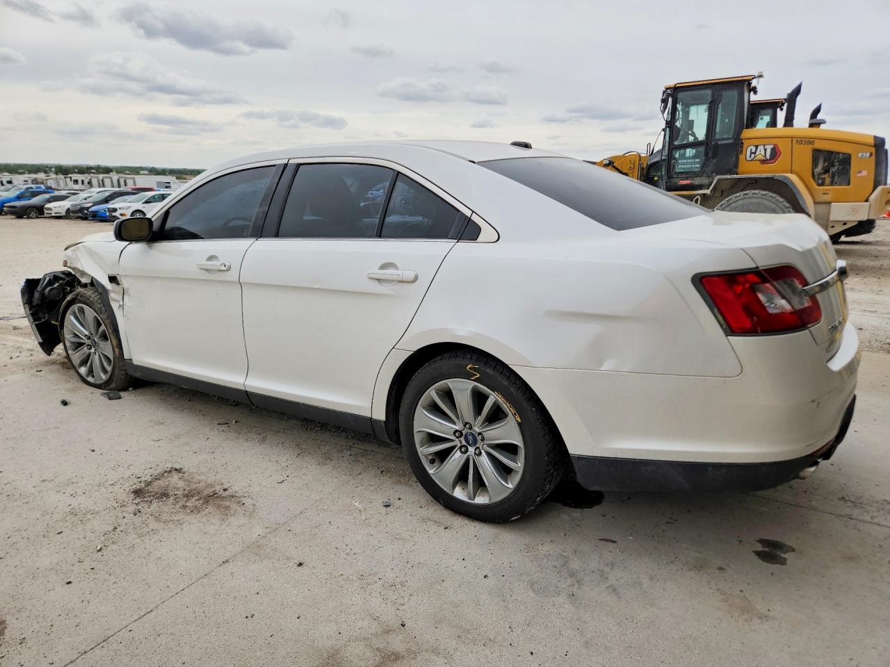2012 Ford Taurus Limited - Image 2