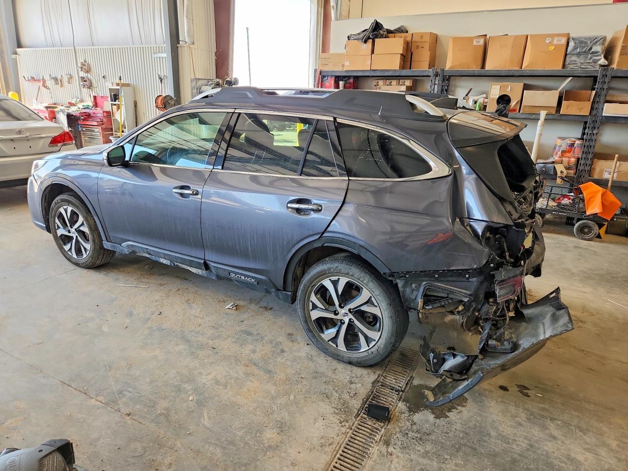 2022 Subaru Outback Touring - Фото 2