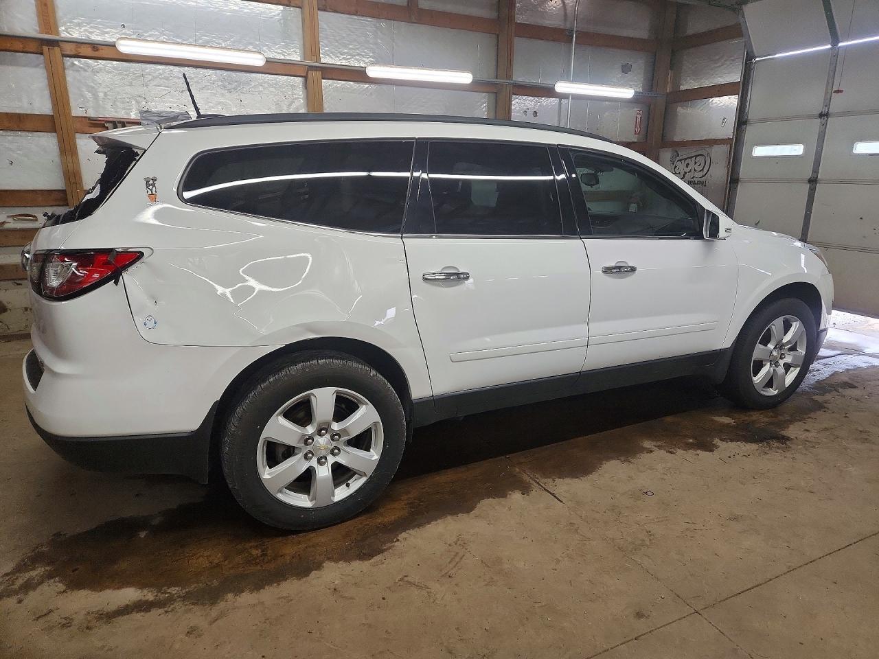 2017 Chevrolet Traverse Lt - Image 3