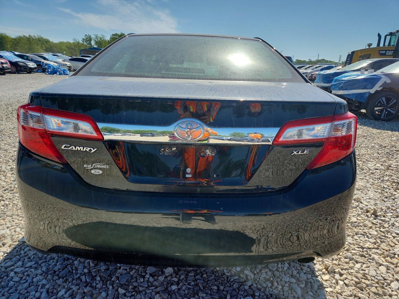 2013 Toyota Camry L - Image 6