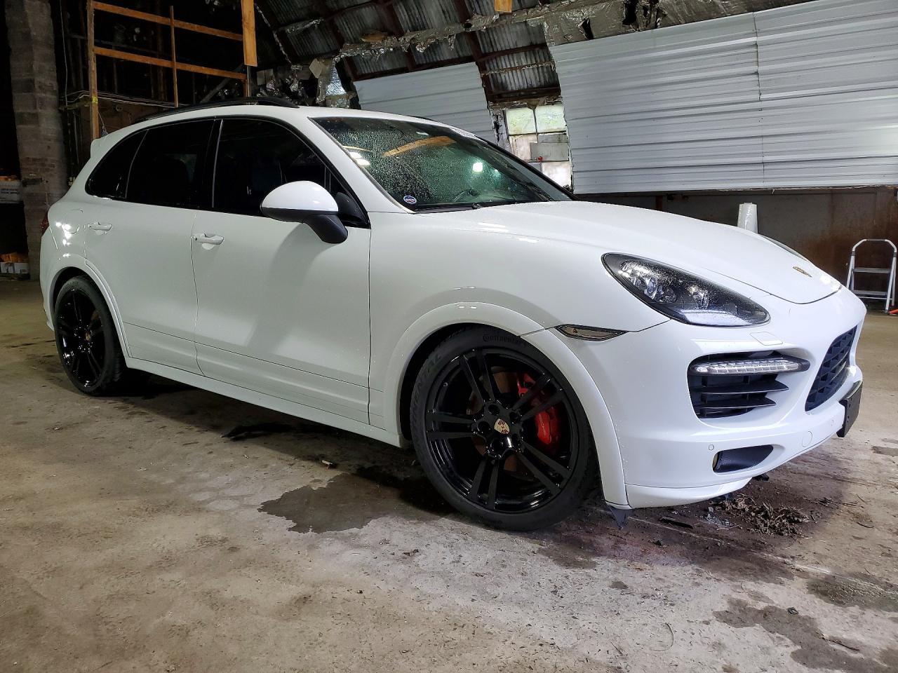 2013 Porsche Cayenne Gts - Image 4