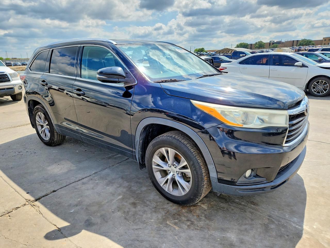 2014 Toyota Highlander Xle - Image 4