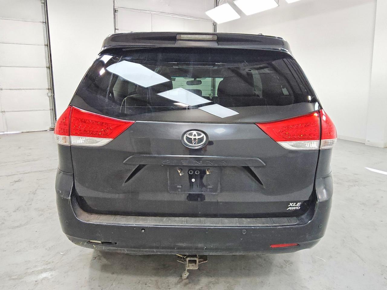 2014 Toyota Sienna Xle 7-Passenger - Фото 6