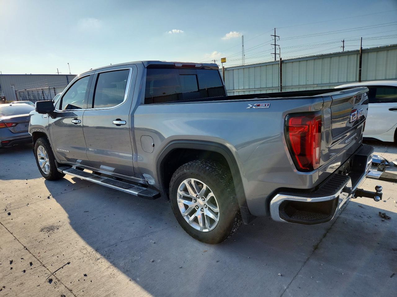 2022 GMC Sierra Limited K1500 Slt - Image 2
