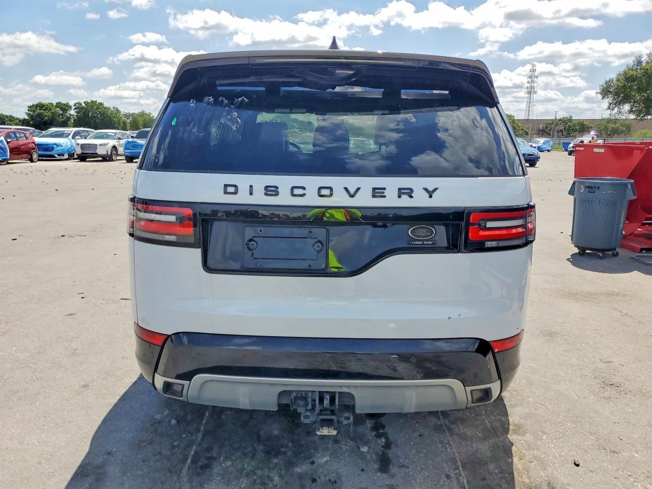 2017 Land Rover Discovery Hse Luxury - Image 6