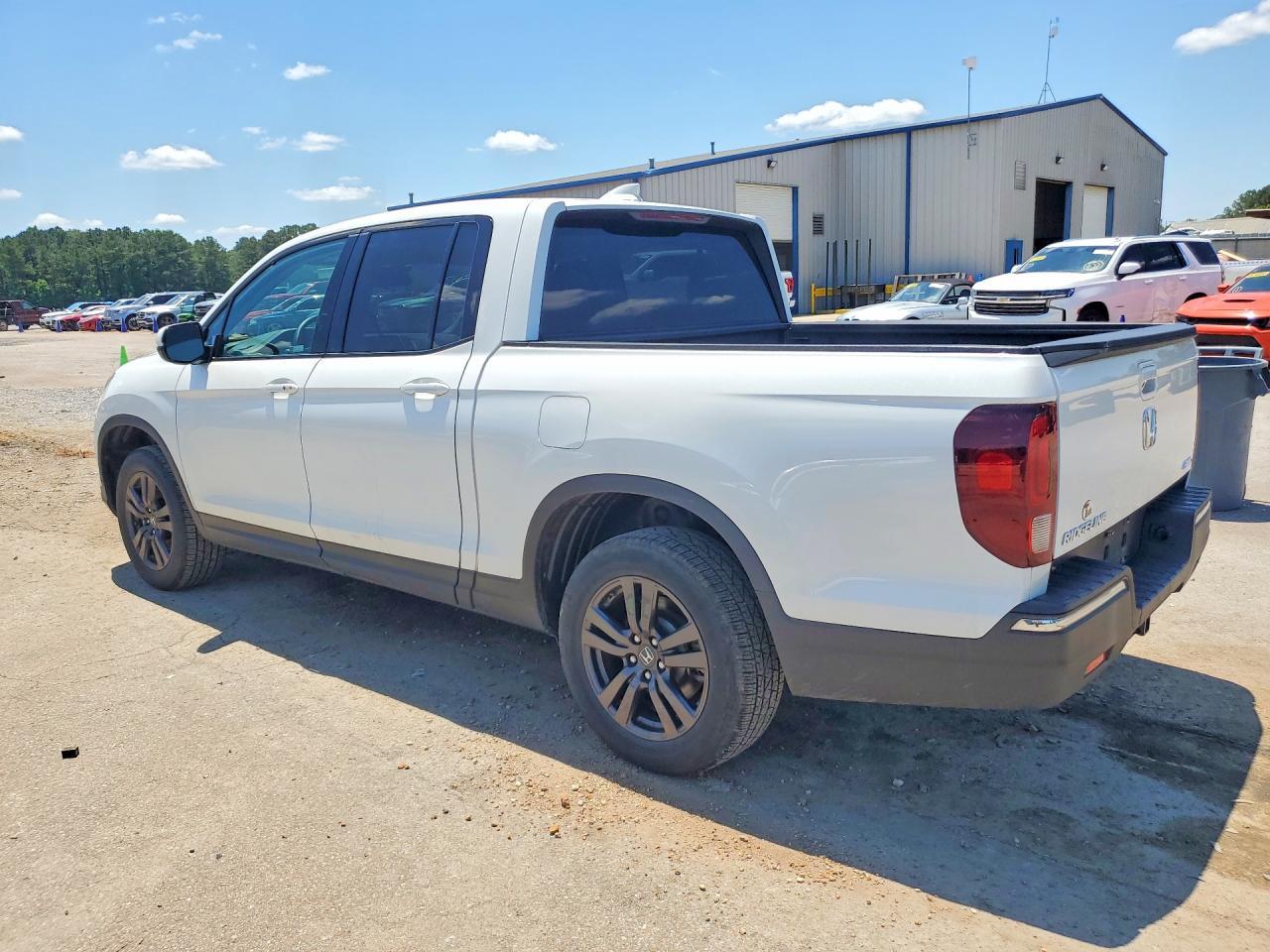 2020 Honda Ridgeline Sport - Фото 2