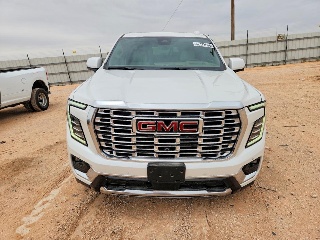 2025 GMC Yukon Xl Denali - Image 5