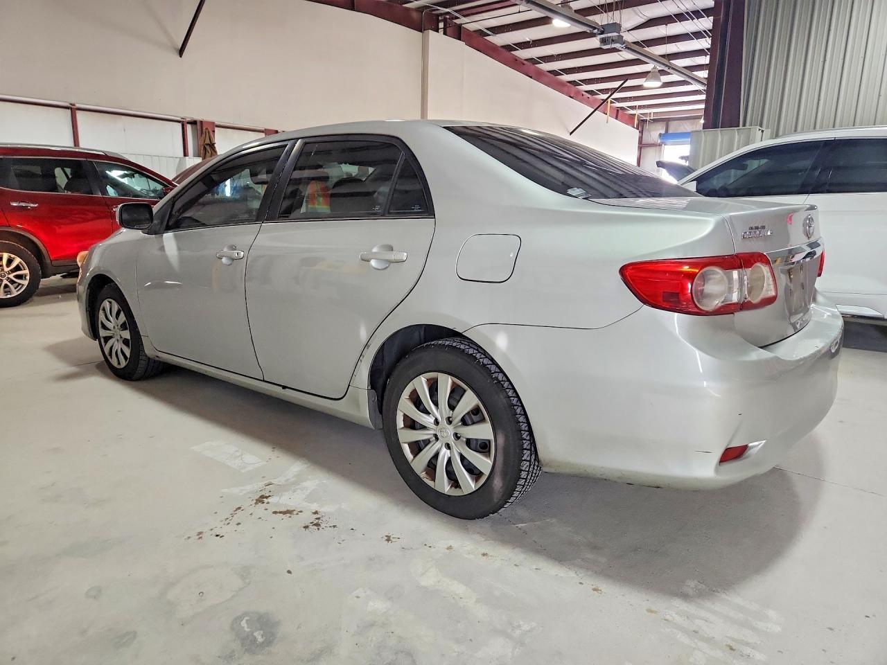 2013 Toyota Corolla Le - Фото 2