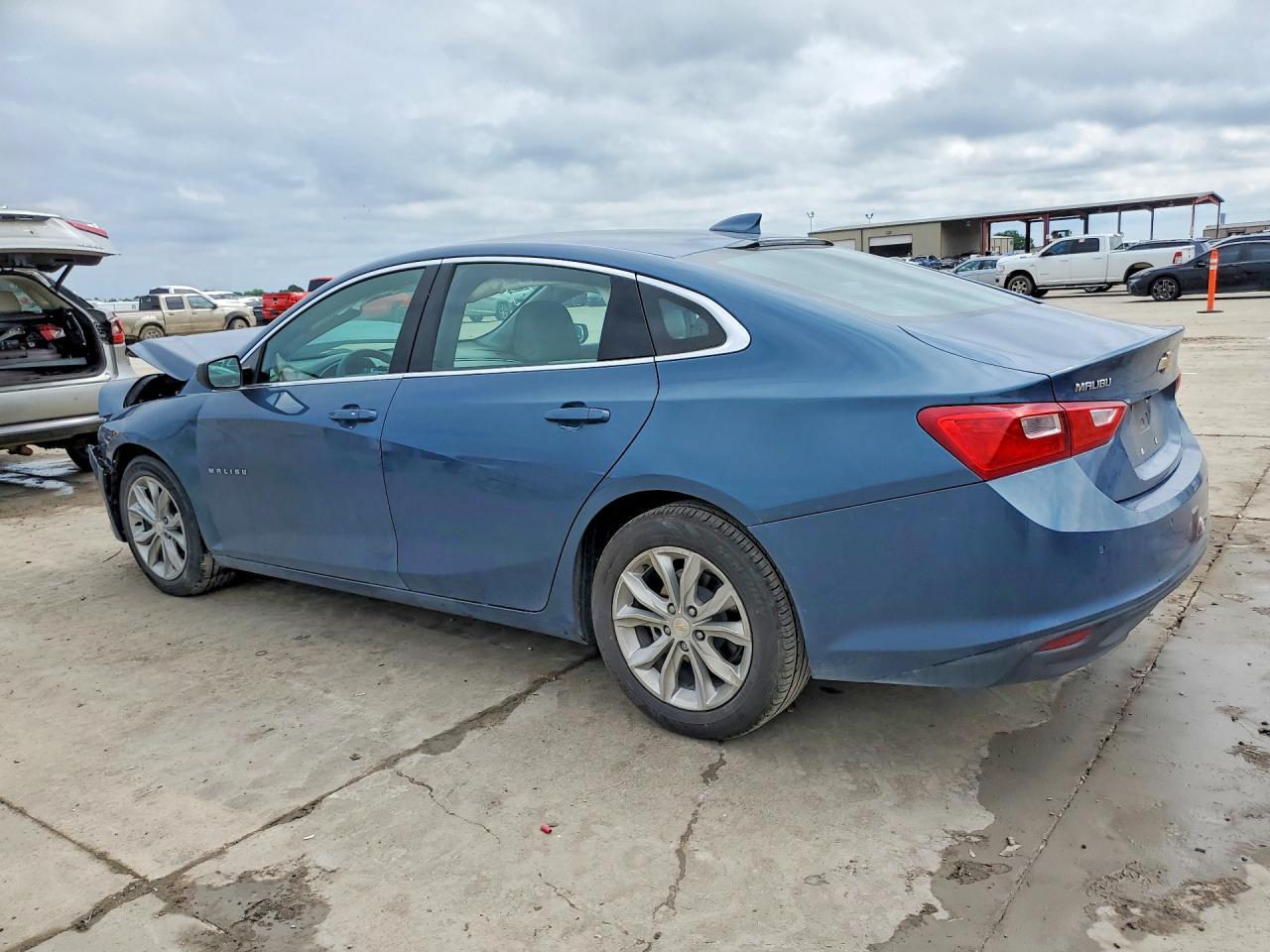 2024 Chevrolet Malibu Lt - Фото 2