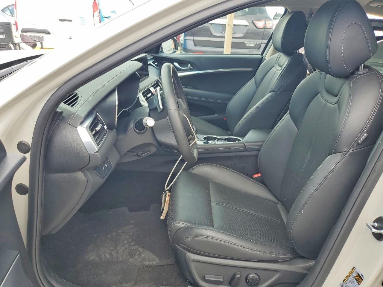 2025 Genesis G70 2.5T Standard - Фото 7
