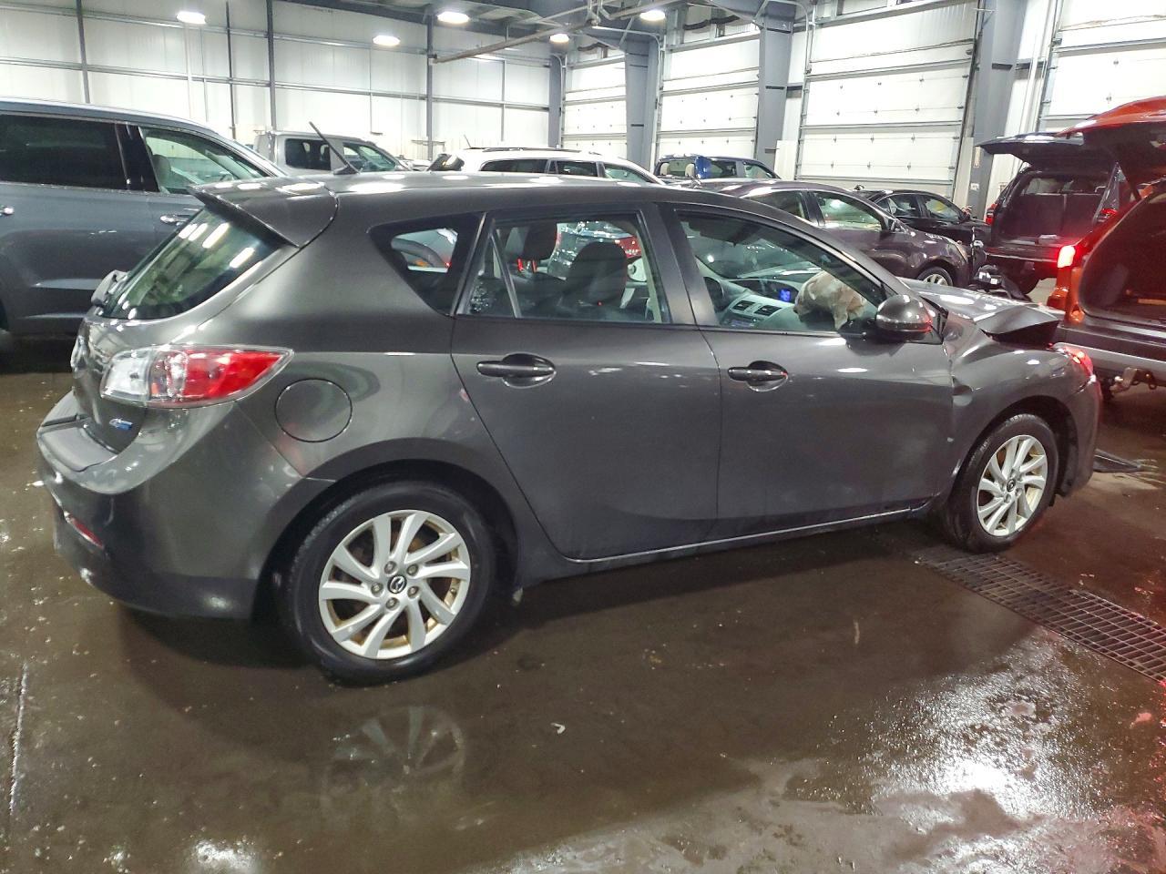 2013 Mazda 3 I - Image 3