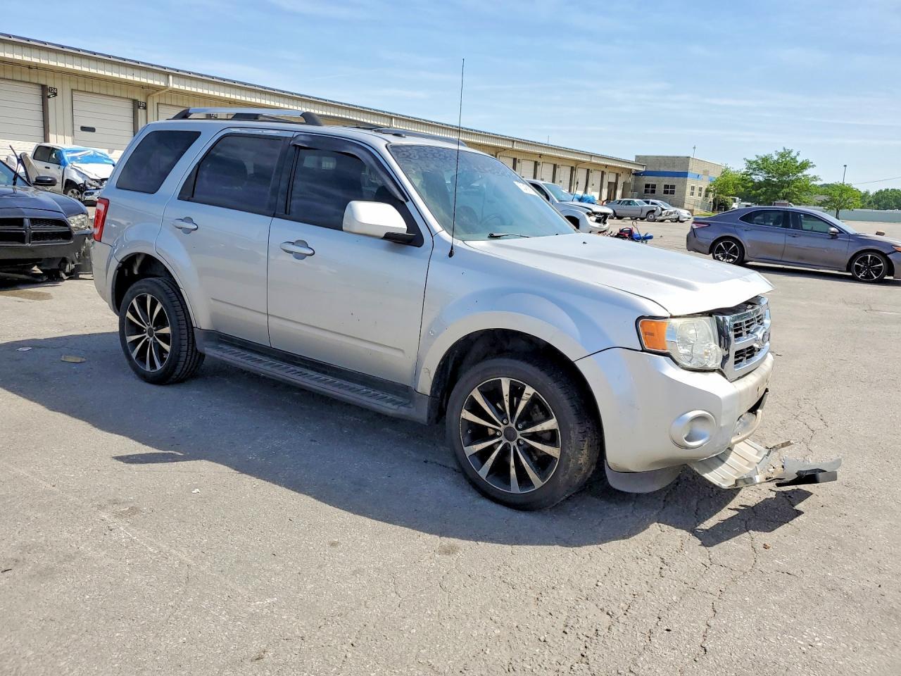 2012 Ford Escape Limited - Image 4