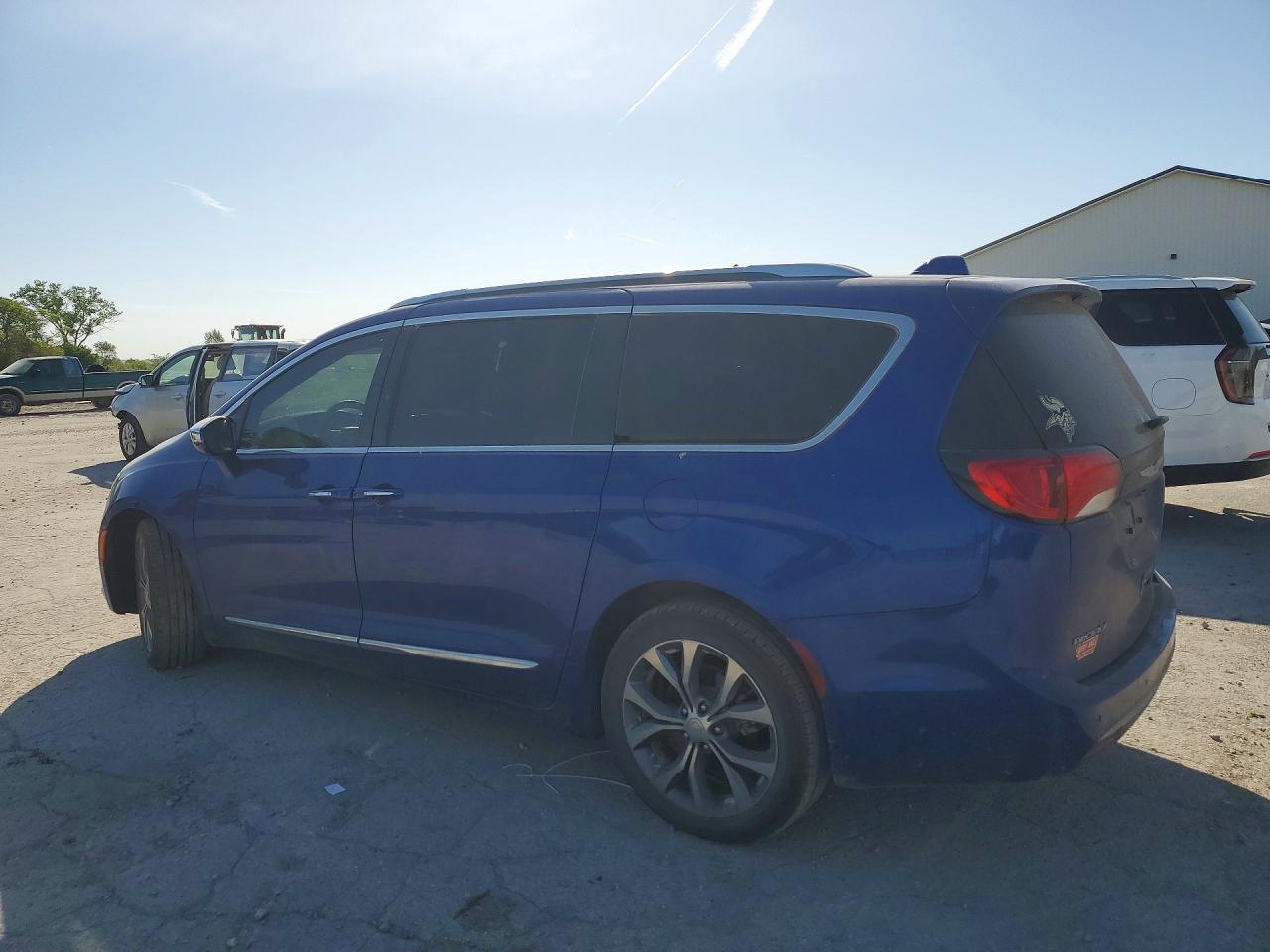 2020 Chrysler Pacifica Limited - Image 2