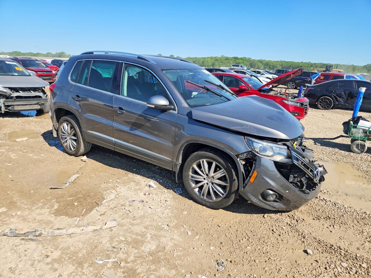 2016 Volkswagen Tiguan S - Фото 4