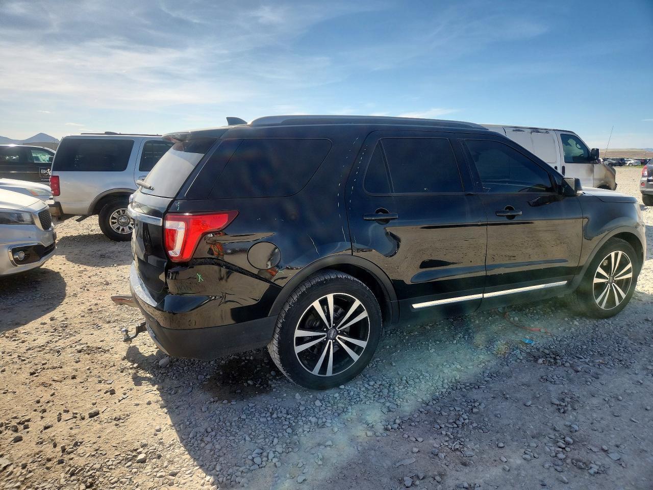 2016 Ford Explorer Xlt - Image 3