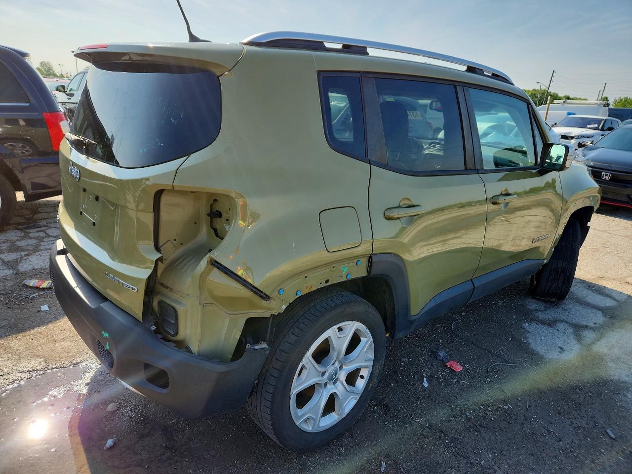 2015 Jeep Renegade Limited - Image 3