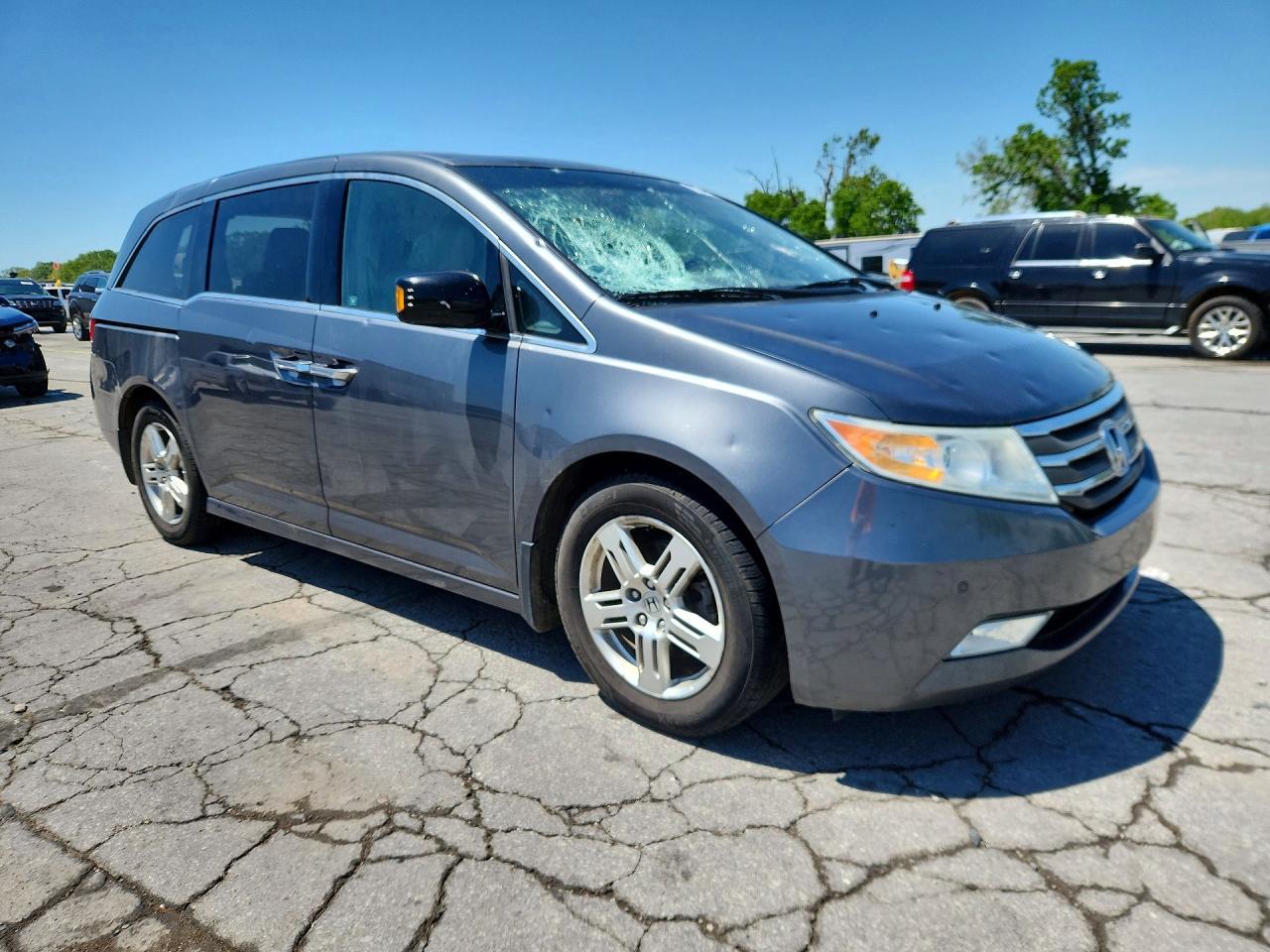 2012 Honda Odyssey Touring - Image 4