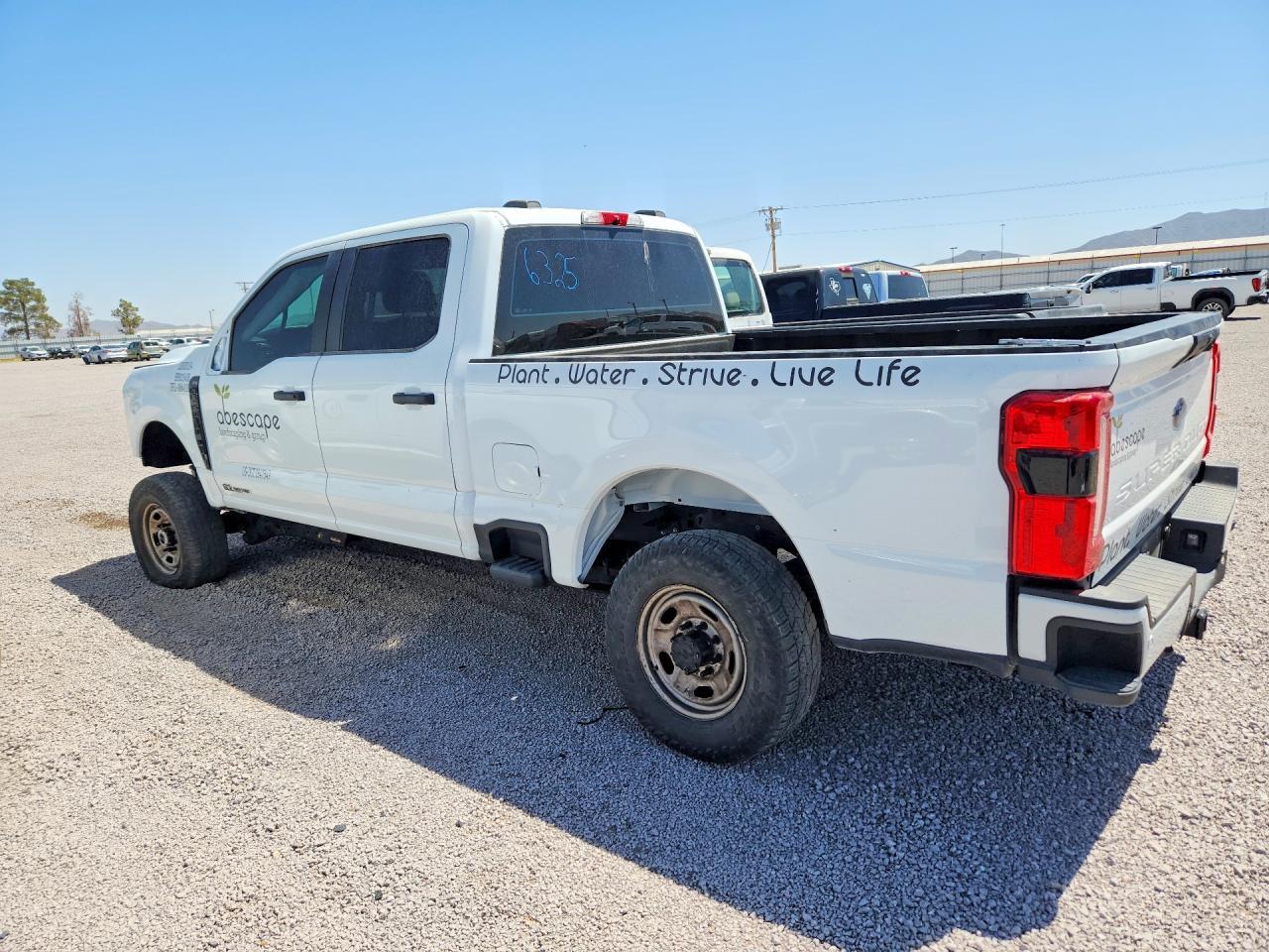 2024 Ford F250 Super Duty - Фото 2